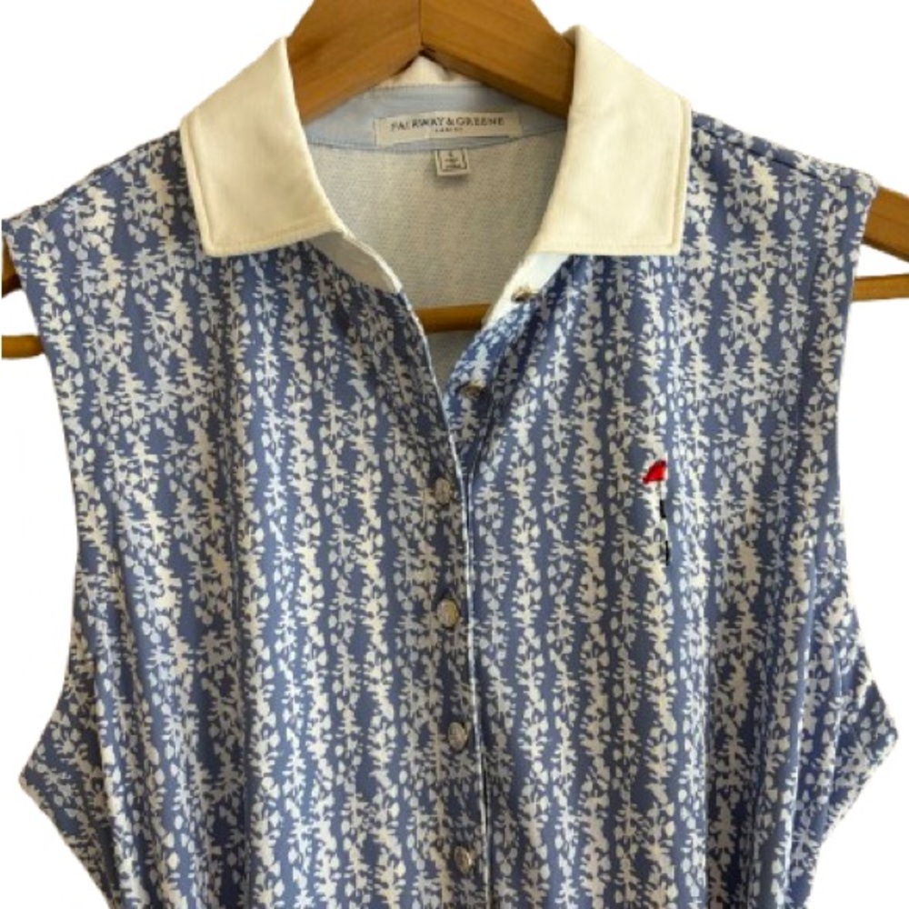 NWOT FAIRWAY AND GREENE GOLF DRESS WITH SHORTS. Material is SPF 50. SIZE SMALL